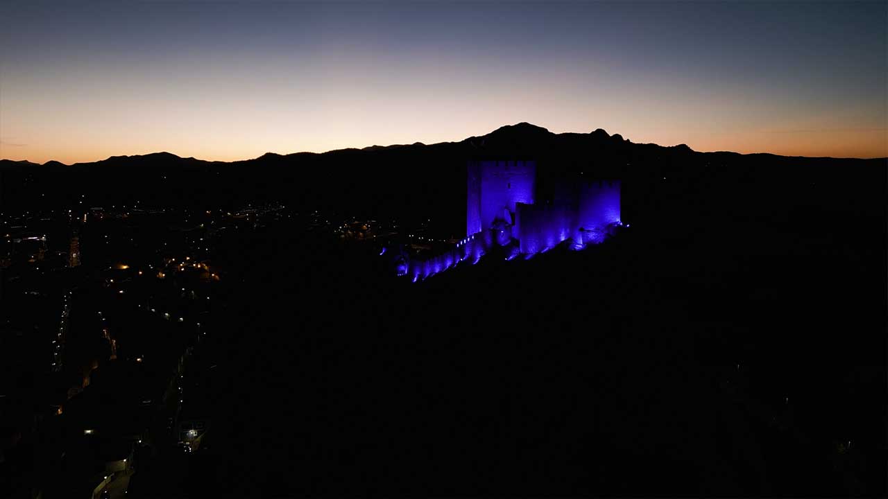 Iluminación arquitectónica RGBW en el Castillo de Sax